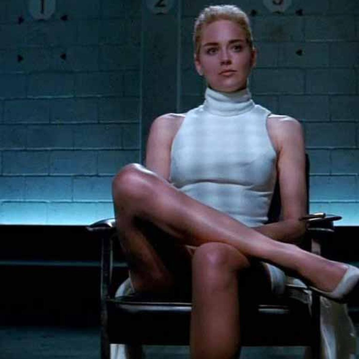 12 Movies You Should Never Ever Watch With Your Parents Watching movies together is a great way in which you can spend some quality time with your parents, brothers, sisters, children or spouse.