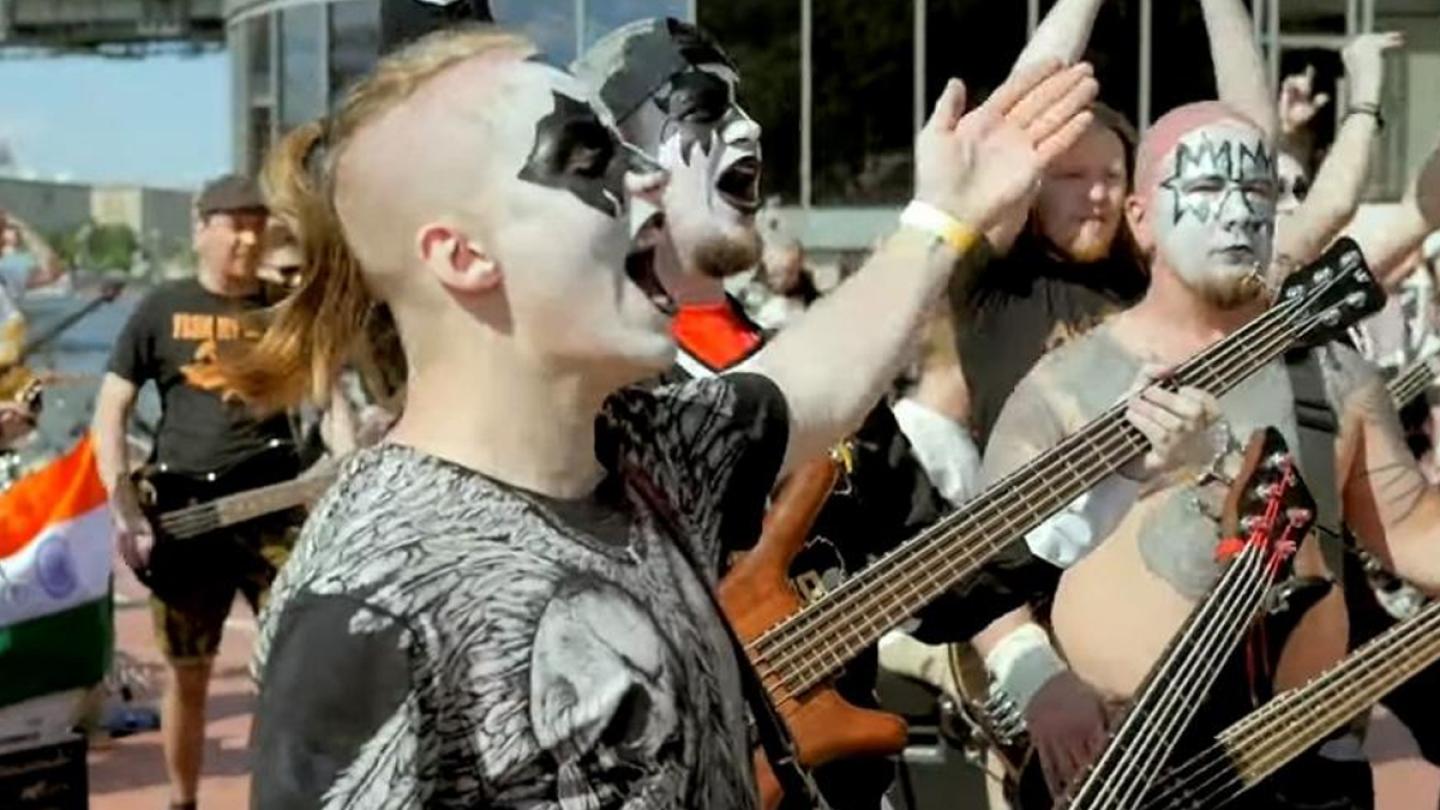 270 Musos Play KISS Classic At Same Time