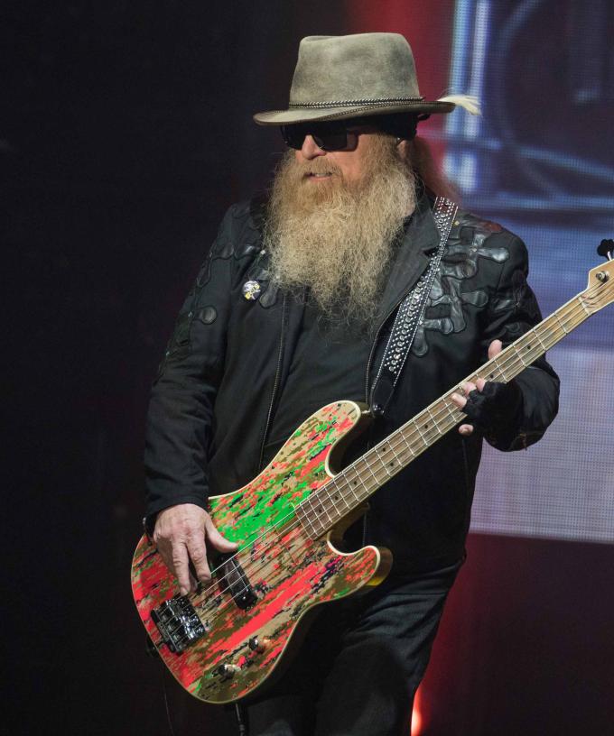 ZZ Top's Dusty Hill Reveals He Worked At An Airport ...