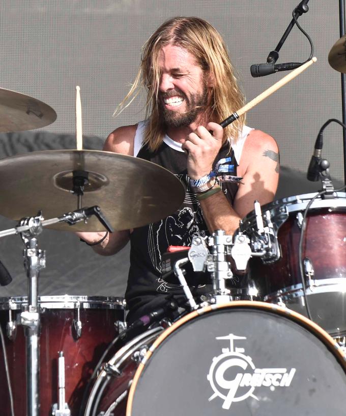 Foo Fighters' Drummer Teaches The Drums In Less Than 60 Seconds