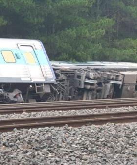 Melbourne Train DERAILS With 160 Passengers On Board