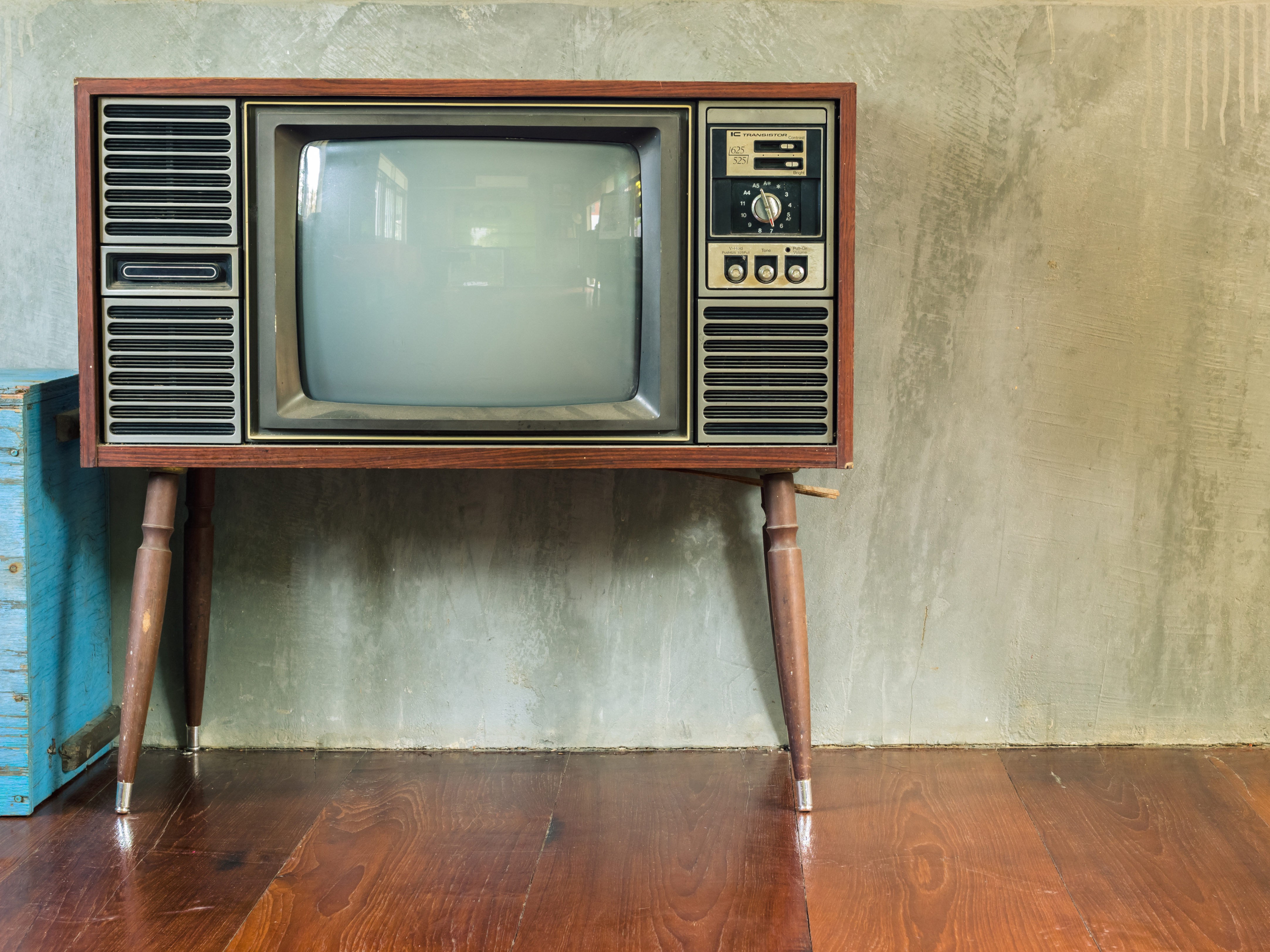 На чего похож телевизор. На чего похож телевизор. Телевизор горизонт 204. Рамка телевизора. Старый телевизор.