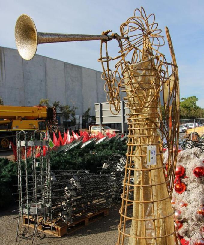 Perth S Old Christmas Decorations Are Up For Auction And They D Be A Huge Flex On Your Neighbours