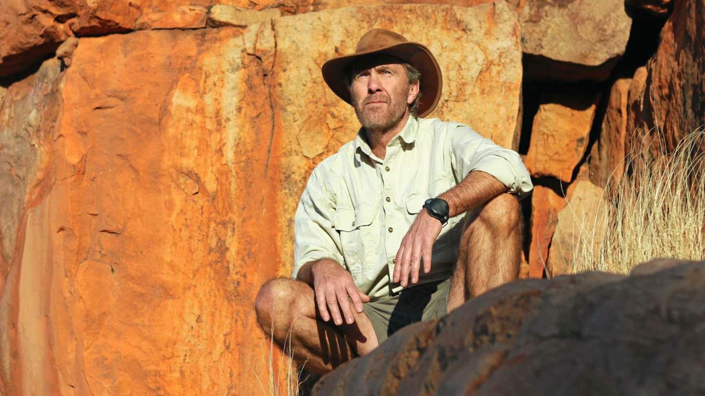Glenn Robbins is staying in touch... he's got new jeans!