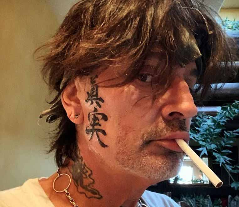 Tommy Lee Gets Not One But Two New Tatts... 