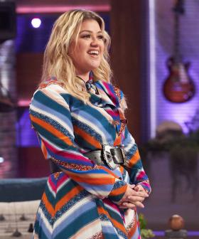 Kelly Clarkson Suffers Injury While Filming Her Christmas Talk Show