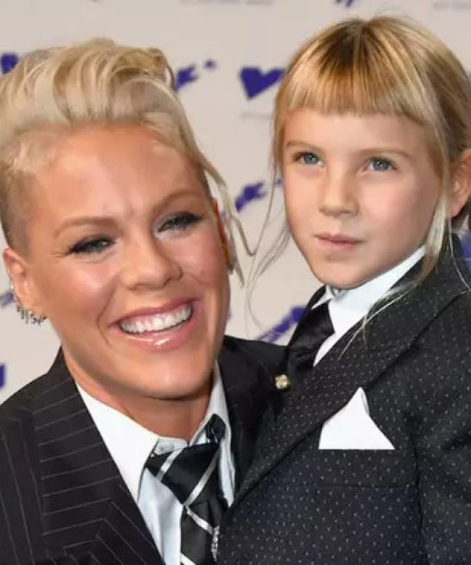 Pink Makes Tiktok Debut With A Super Cute Original Song By Daughter Willow Sage