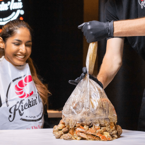 This Aussie Restaurant Serves Seafood In A Bag, With No Table Manners Required