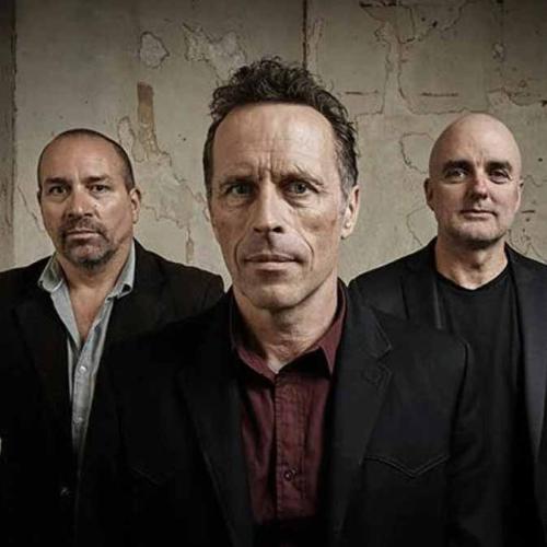 Mark Seymour Can’t Believe He Got Young Men To Yell THIS During H&C Gigs