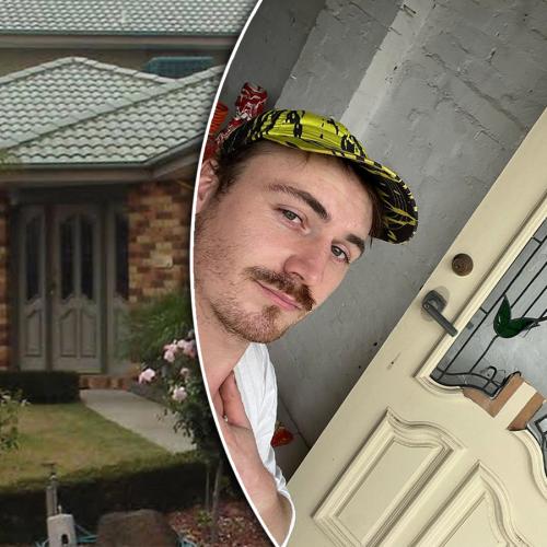 Kath & Kim Super Fan Salvages Front Door From The Day-Knight House Demolition