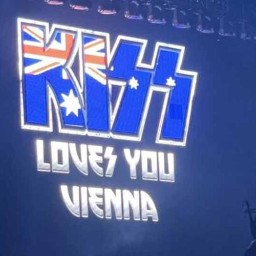 Austrian KISS Fans Greeted With Huge Projection Of Australian Flag At Vienna Concert