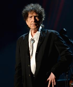 Bob Dylan Addresses Controversially Signing Books With A Machine