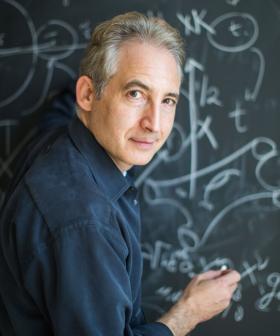 Forget Comedians, Theoretical Physicists Also Get Heckled During Shows