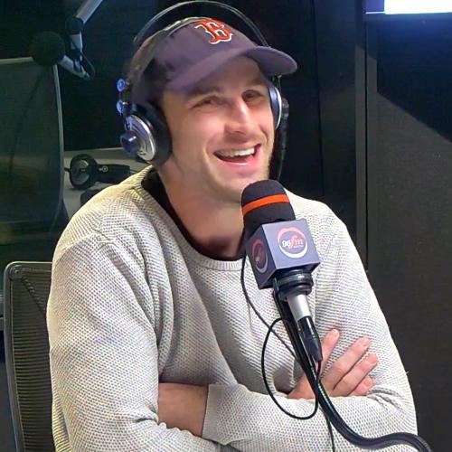 Does Elliot Yeo Love Grass As Much As The Suns' Matt Rowell Clearly Does?