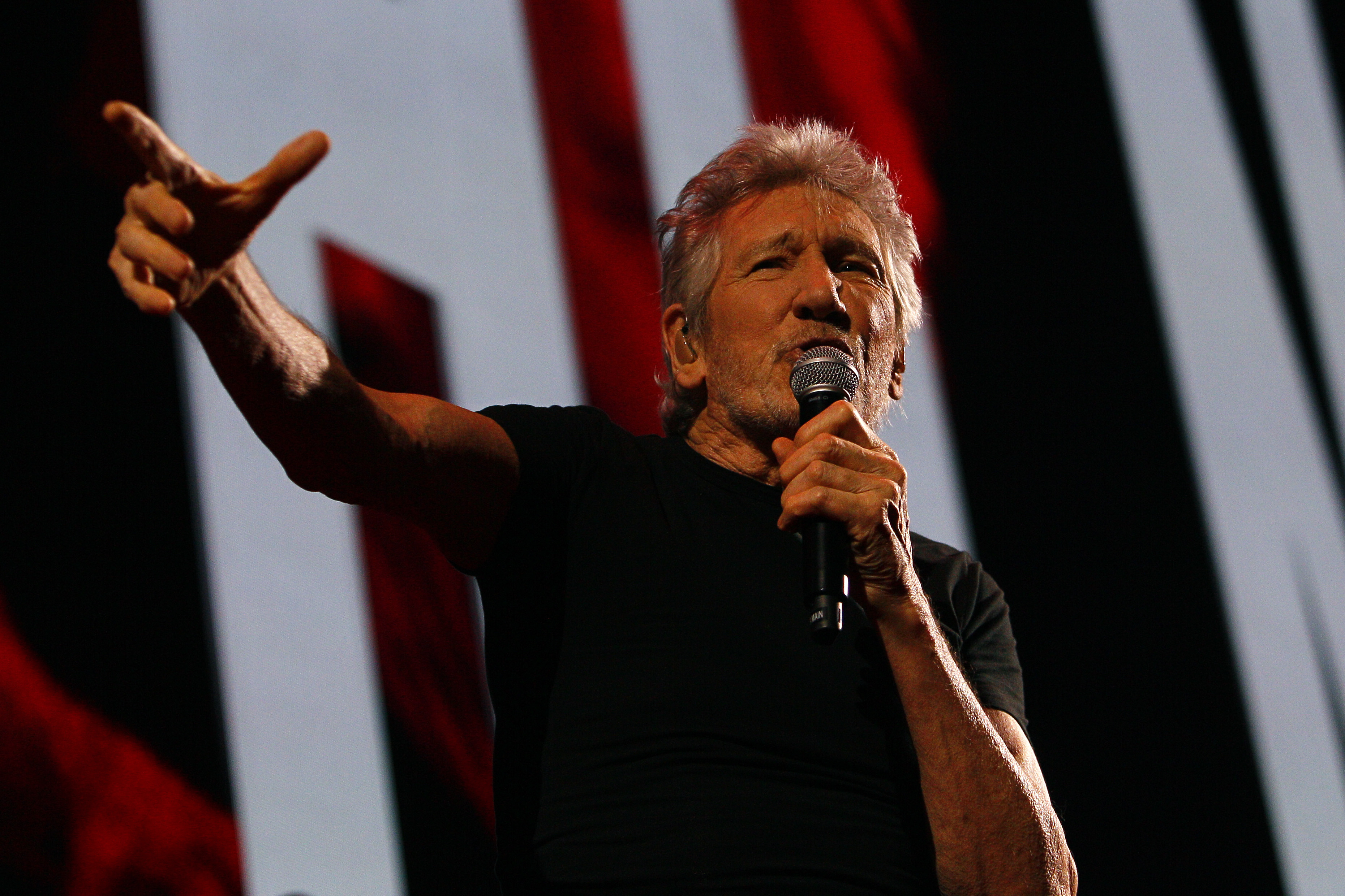 Roger Waters Strips Back 