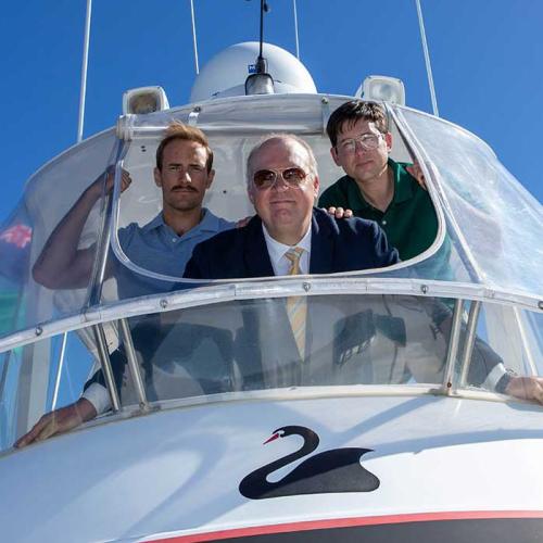 Alan Bond Actor On The Obsession Behind Winning The America's Cup In 'Taking Liberty'