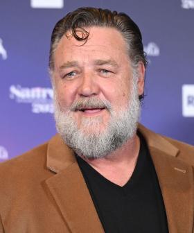 Russell Crowe Has Deadset Shaven 20 Years Off In New Beardless Selfie