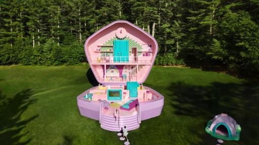 You Can Stay In A Life-Sized Polly Pocket House!