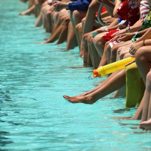 1 in 4 Aussie Schools Sink Swimming Carnivals As Kids Struggle In Water