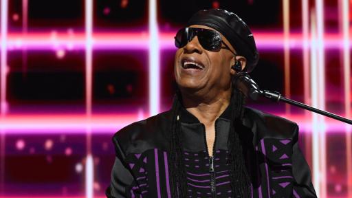 Stevie Wonder Just Gave the Classiest Clapback To Ridiculous Rumour He’s Not Really Blind